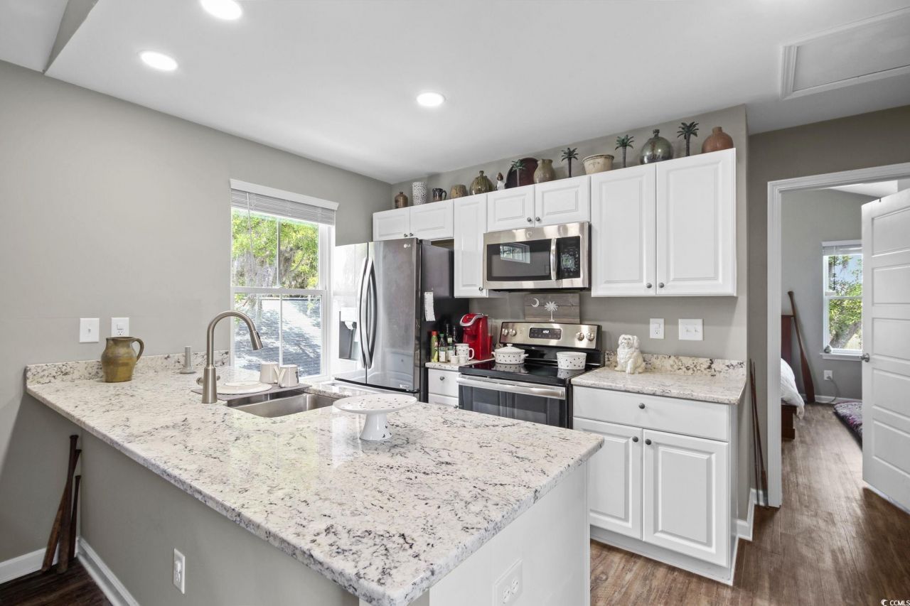 610 Bayview Dr. Photo 8