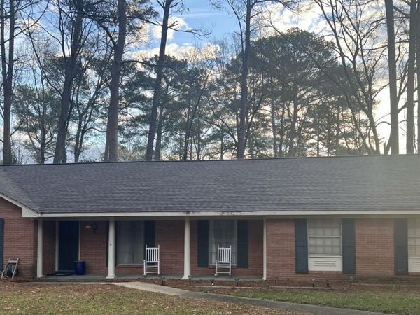 5636 Ridgewood Road, Jackson, MS 39211