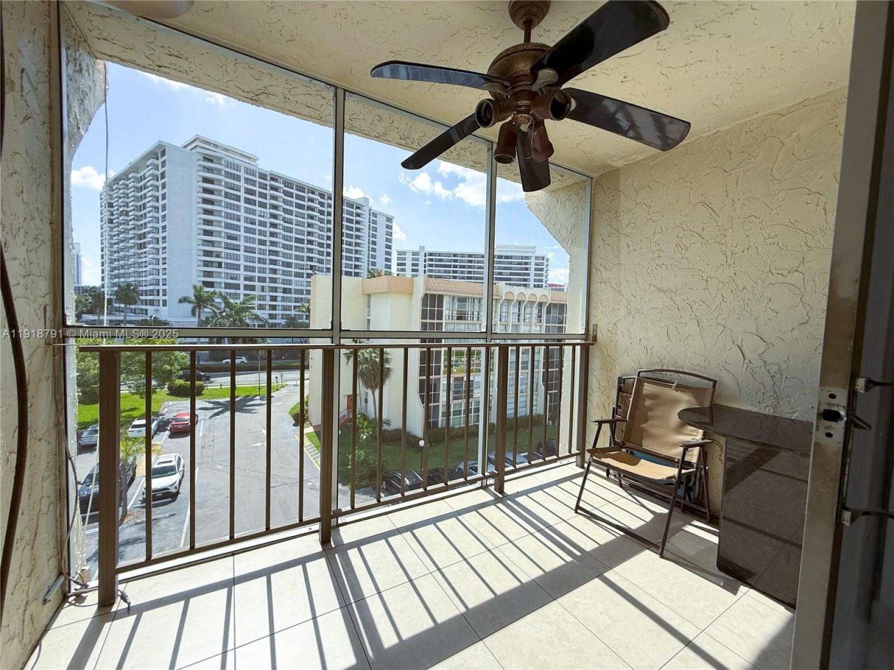 701 Three Islands Blvd, Unit 506, Hallandale Beach, FL 33009 Photo
