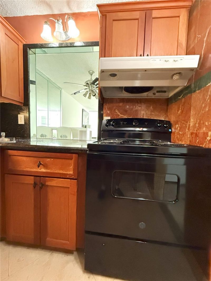 701 Three Islands Blvd, Unit 506, Hallandale Beach, FL 33009 Photo