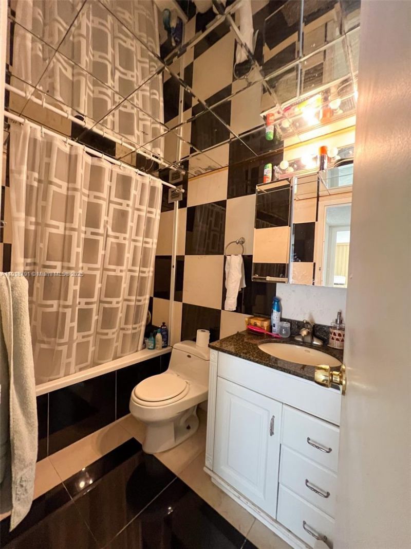 701 Three Islands Blvd, Unit 506, Hallandale Beach, FL 33009 Photo