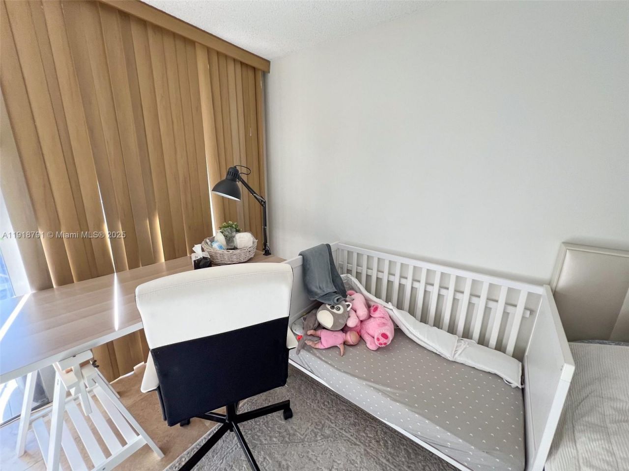 701 Three Islands Blvd, Unit 506, Hallandale Beach, FL 33009 Photo