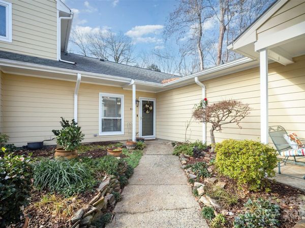 805 Sardis Cove Drive, Charlotte, NC 28270