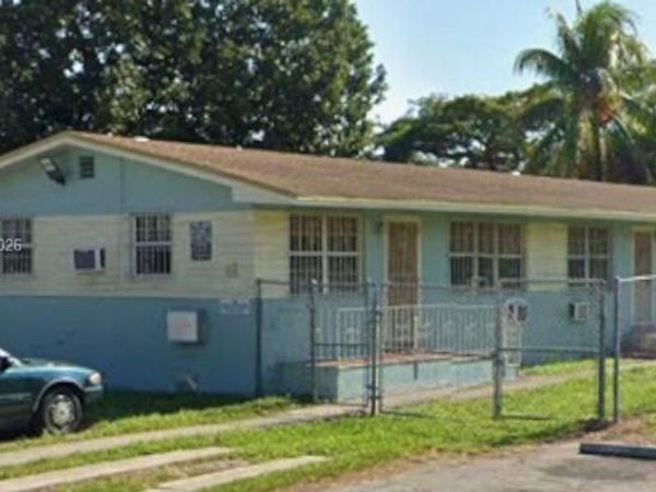 48 NW 77th St, Unit 4, Miami, FL 33150