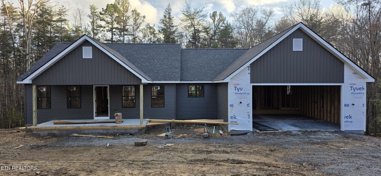 323 Cumberland Cove Rd, Monterey, TN 38574 Main Photo