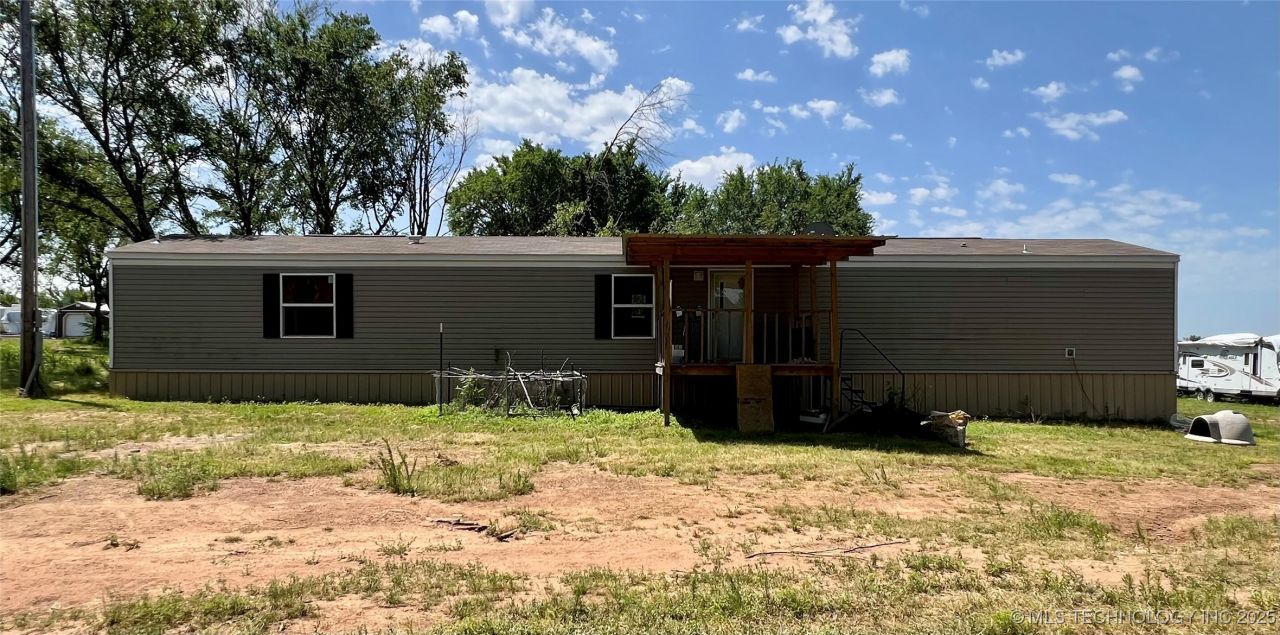 424470 E 1020, Checotah, OK 74426 Main Photo