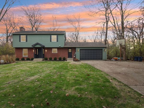 15105 W Rockland Road, Libertyville, IL 60048