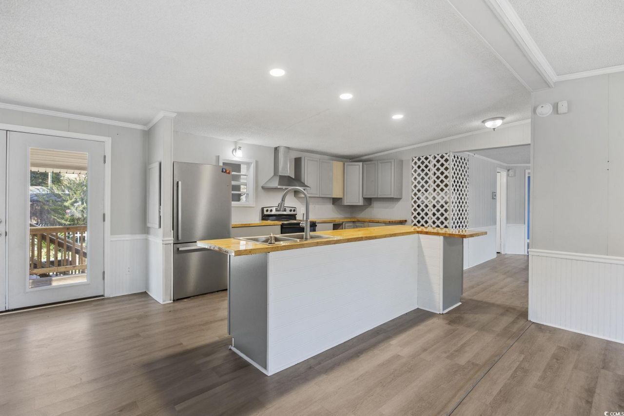 4221 Blake Rd. Photo 10