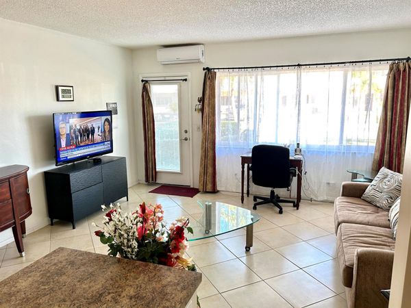 920 SW 11th Avenue, Unit 5d, Hallandale Beach, FL 33009