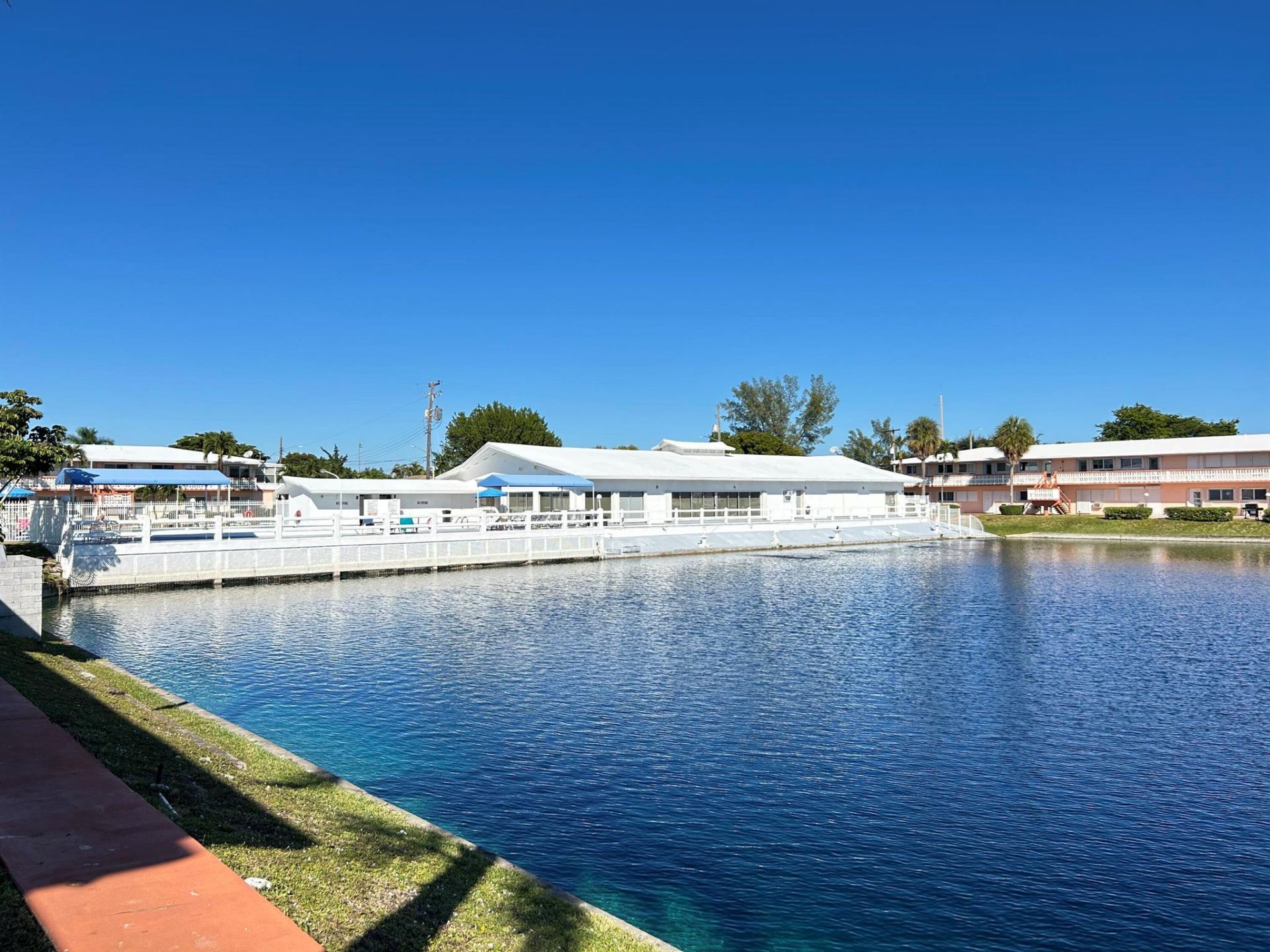 920 SW 11th Avenue, Unit 5d, Hallandale Beach, FL 33009 Photo