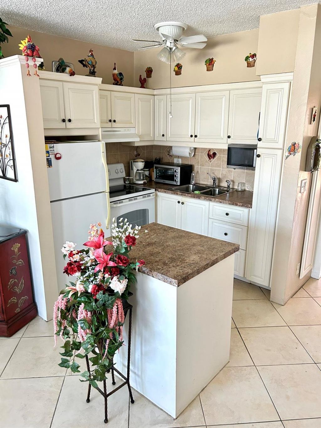 920 SW 11th Avenue, Unit 5d, Hallandale Beach, FL 33009 Photo