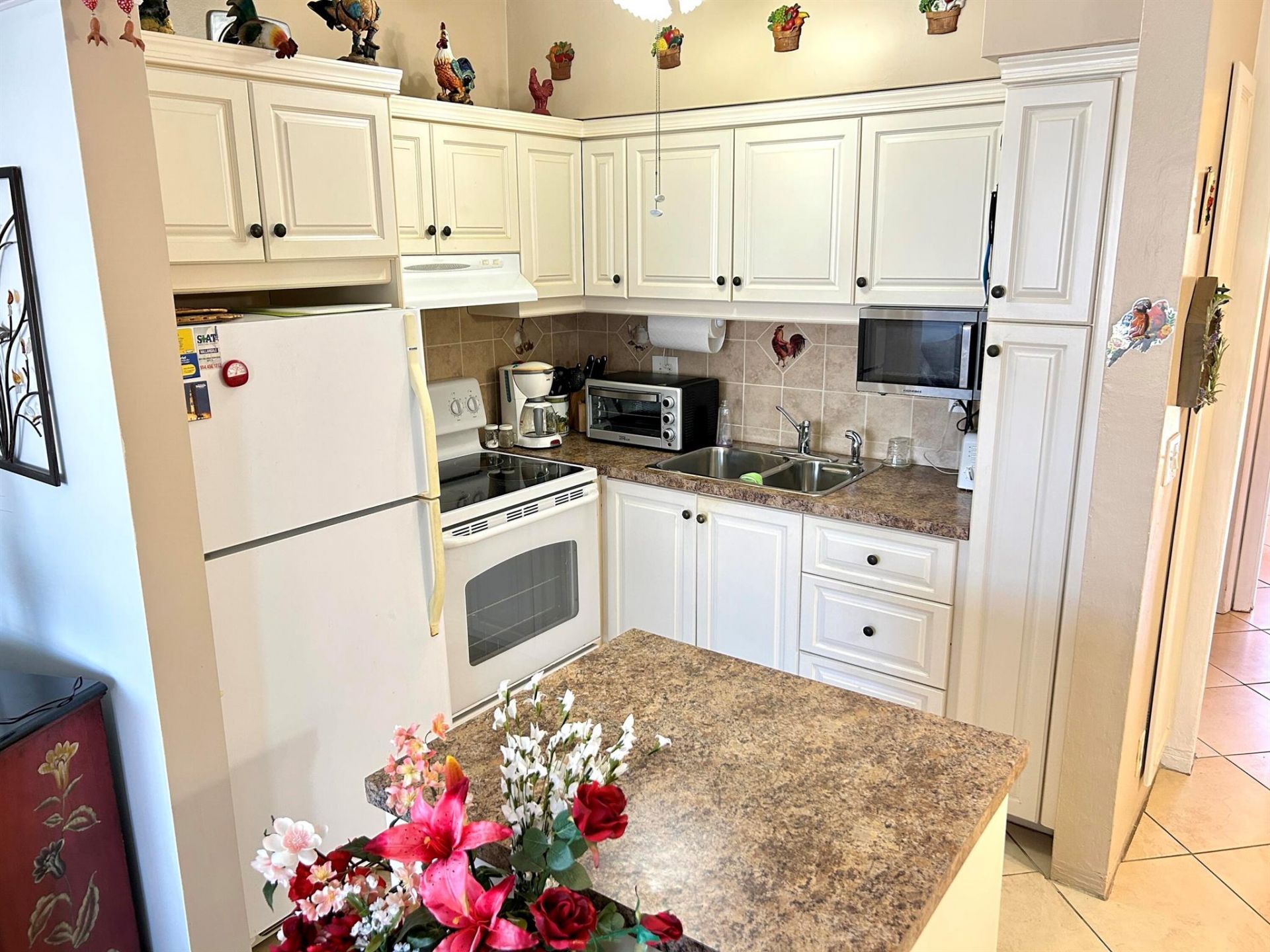 920 SW 11th Avenue, Unit 5d, Hallandale Beach, FL 33009 Photo