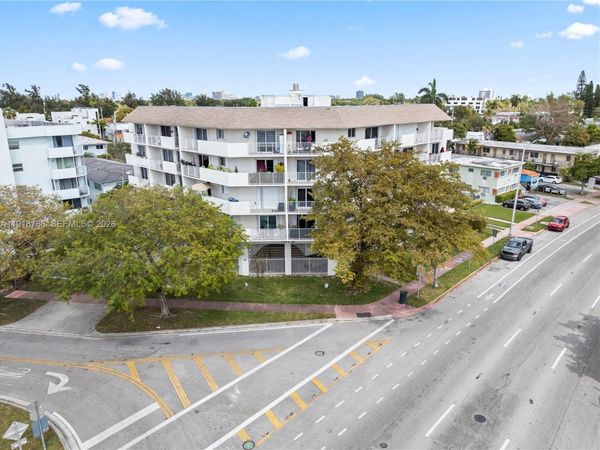 1975 Normandy Dr, Unit 206, Miami Beach, FL 33141