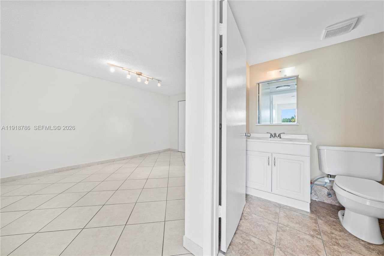 1975 Normandy Dr, Unit 206, Miami Beach, FL 33141 Photo