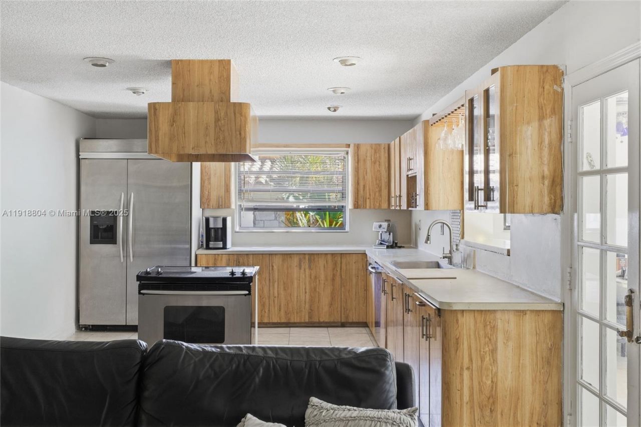 272 191st Ter, Sunny Isles Beach, FL 33160 Photo