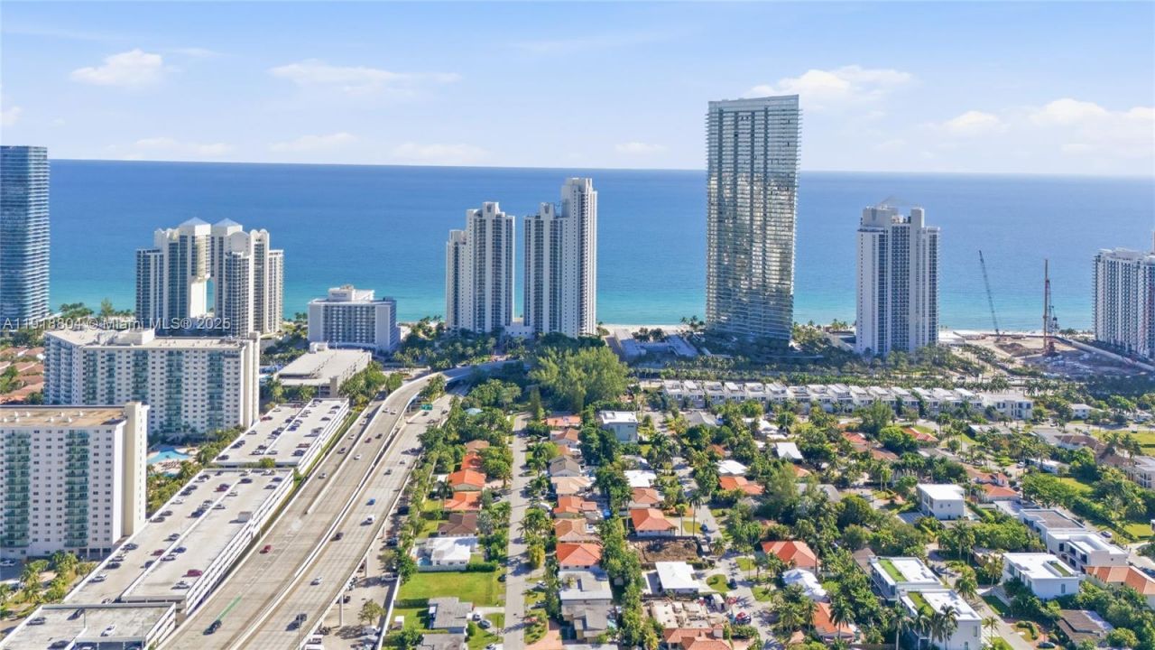272 191st Ter, Sunny Isles Beach, FL 33160 Photo