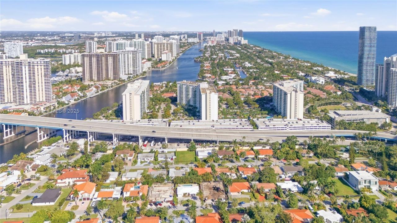 272 191st Ter, Sunny Isles Beach, FL 33160 Photo