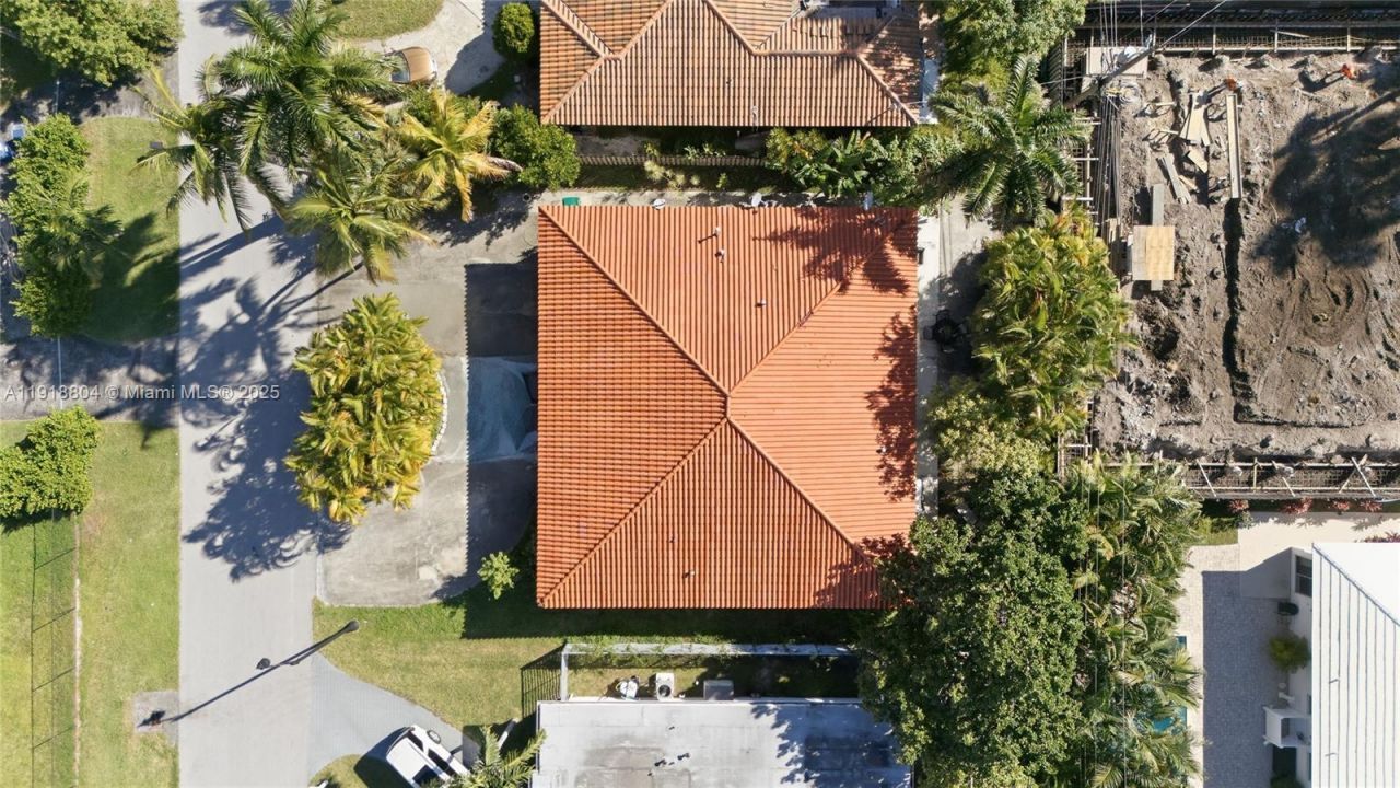 272 191st Ter, Sunny Isles Beach, FL 33160 Photo