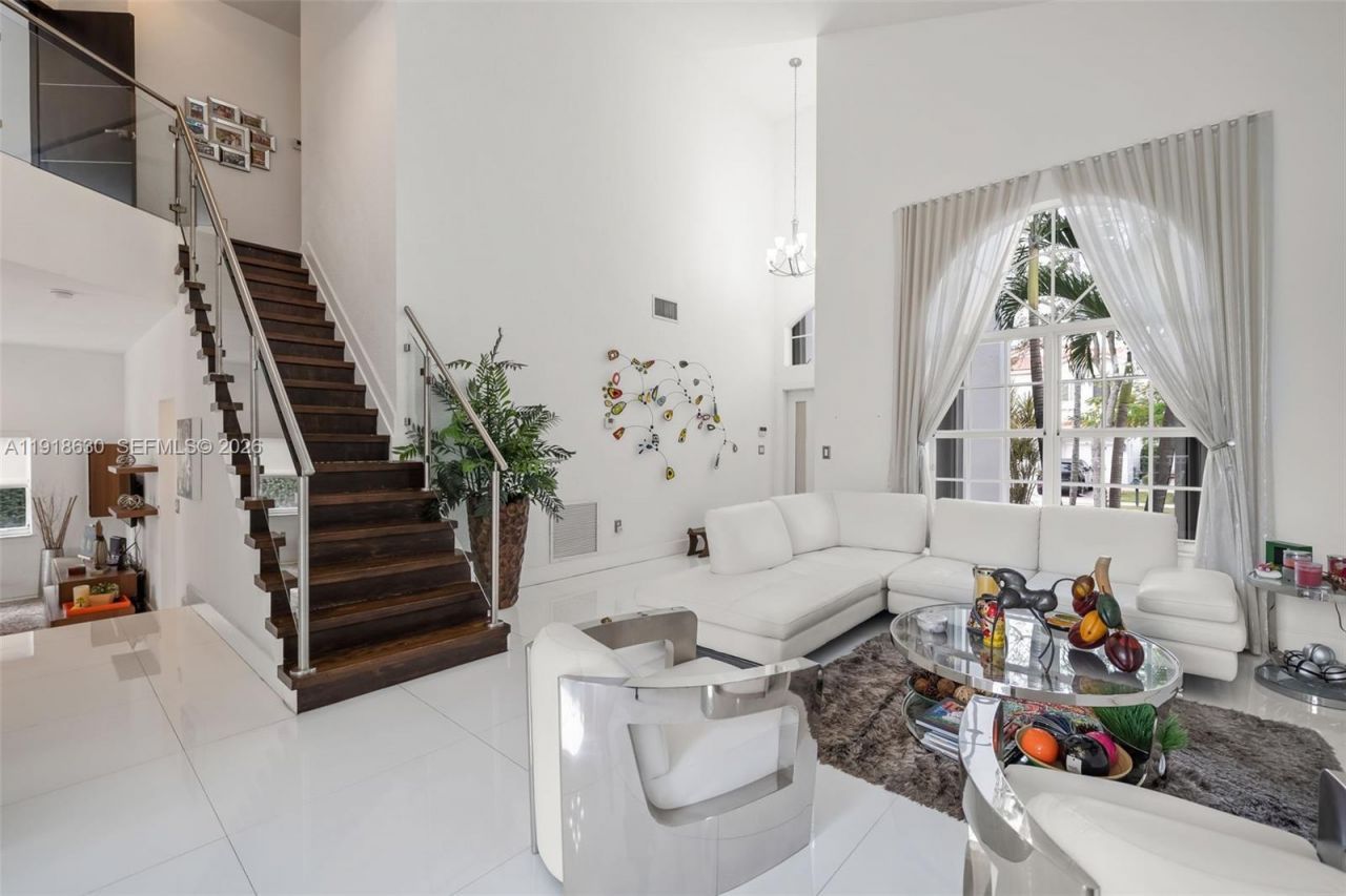 10794 NW 70th St, Doral, FL 33178 Photo