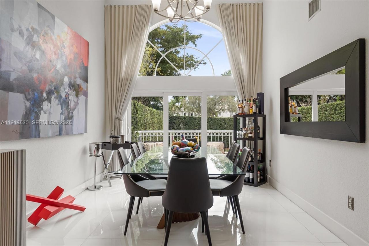 10794 NW 70th St, Doral, FL 33178 Photo