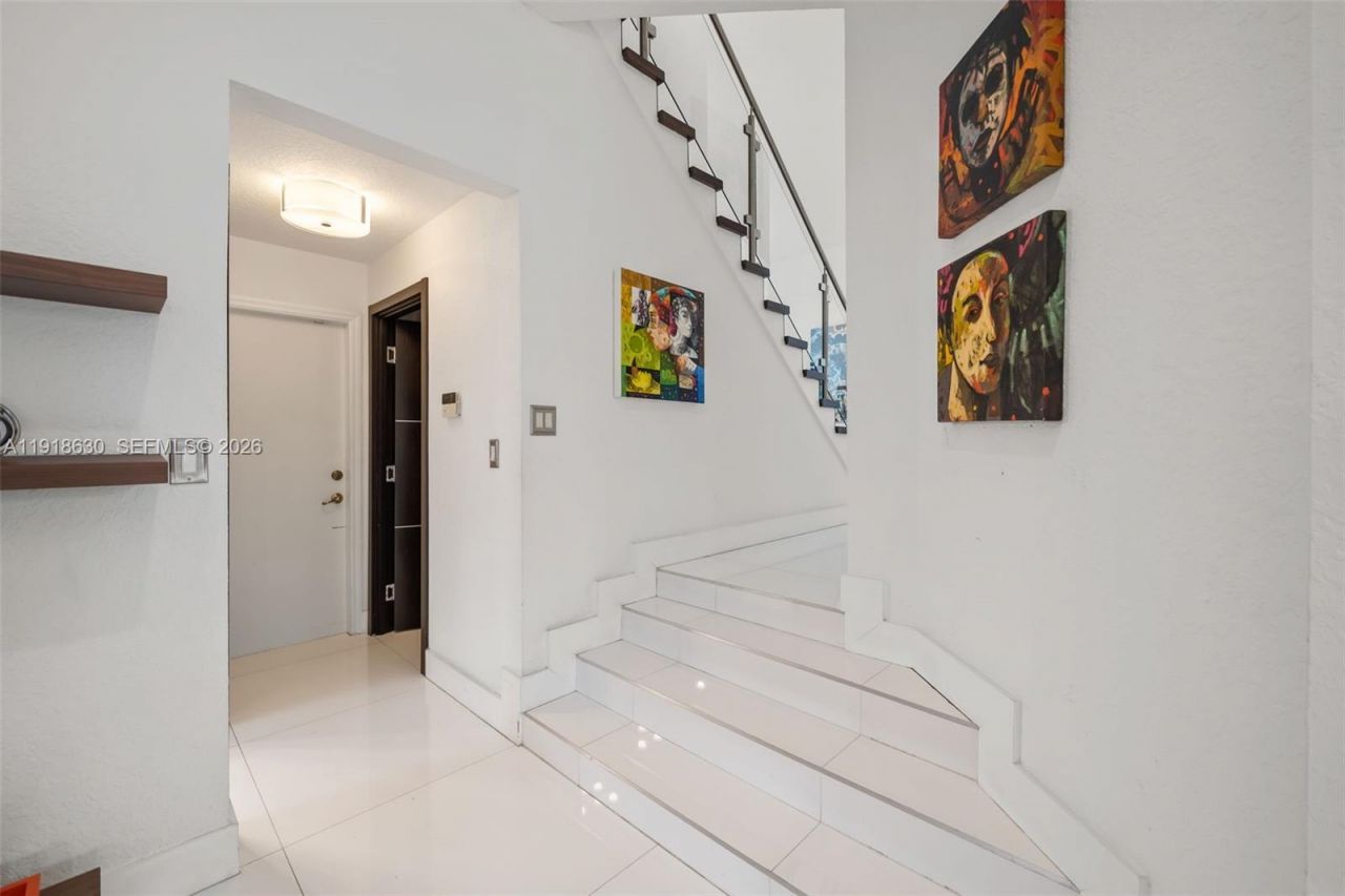 10794 NW 70th St, Doral, FL 33178 Photo