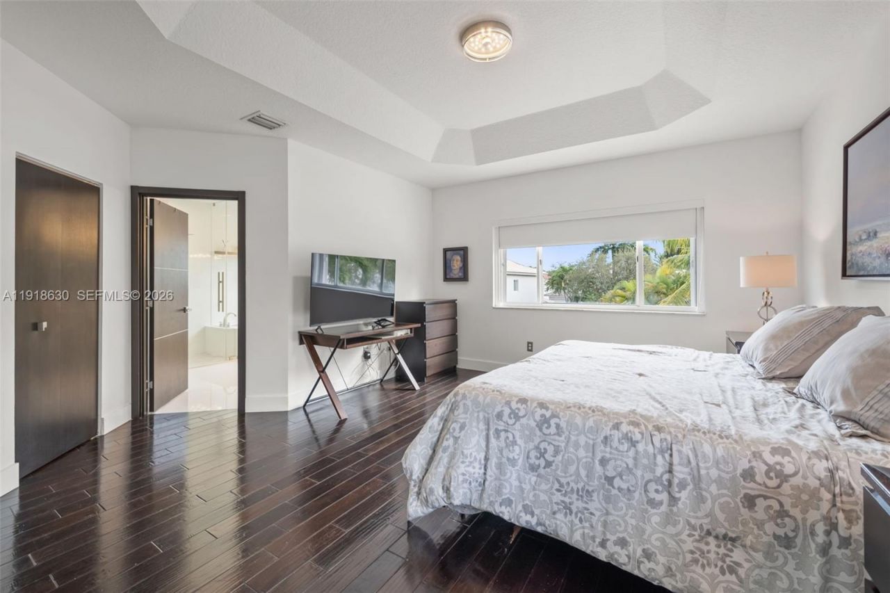 10794 NW 70th St, Doral, FL 33178 Photo