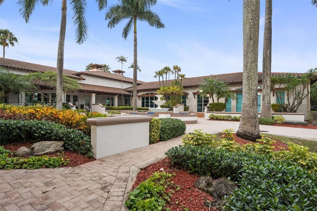 10794 NW 70th St, Doral, FL 33178 Photo