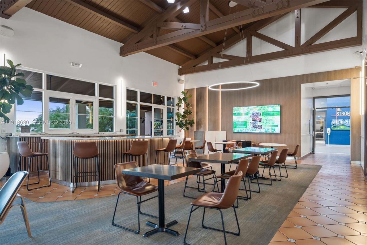 10794 NW 70th St, Doral, FL 33178 Photo