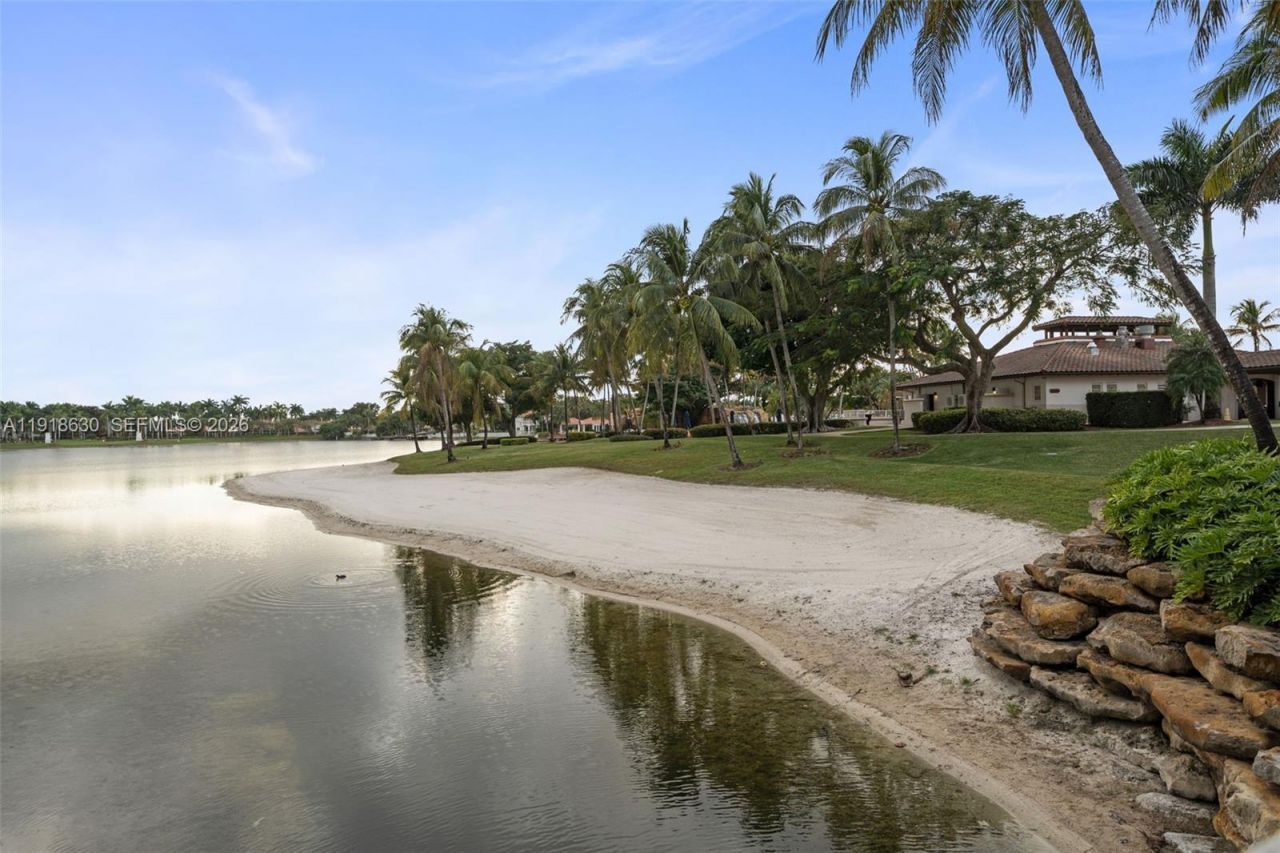 10794 NW 70th St, Doral, FL 33178 Photo