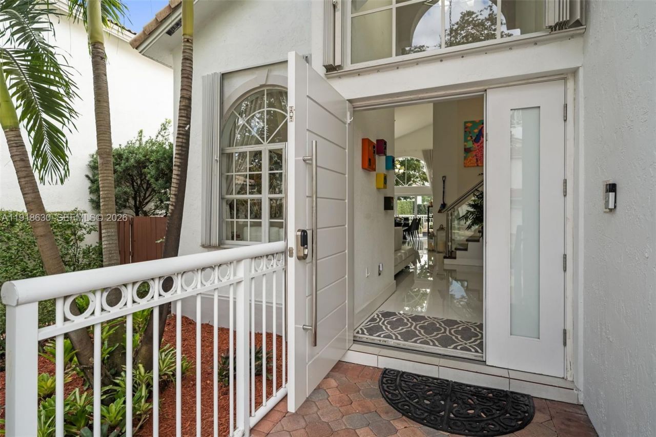 10794 NW 70th St, Doral, FL 33178 Photo