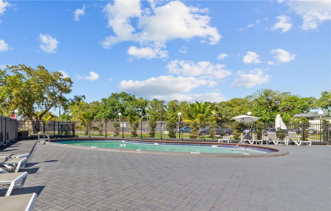 7820 S Colony Circle, Unit 109, Tamarac, FL 33321 Photo