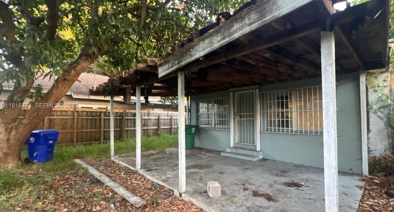 1168 NW 41st St, Miami, FL 33127 Photo