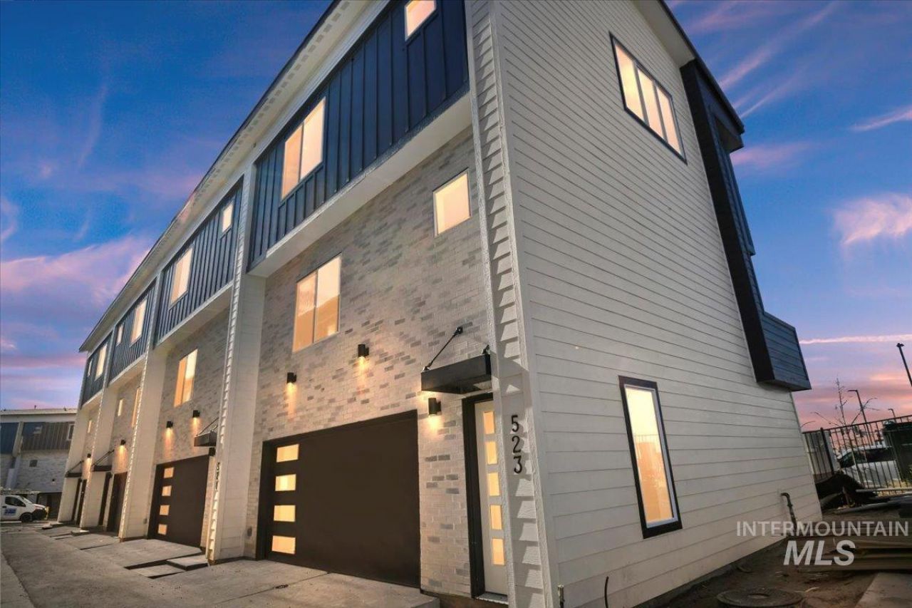 514 N Lucy Lane, Nampa, ID 83687 Main Photo