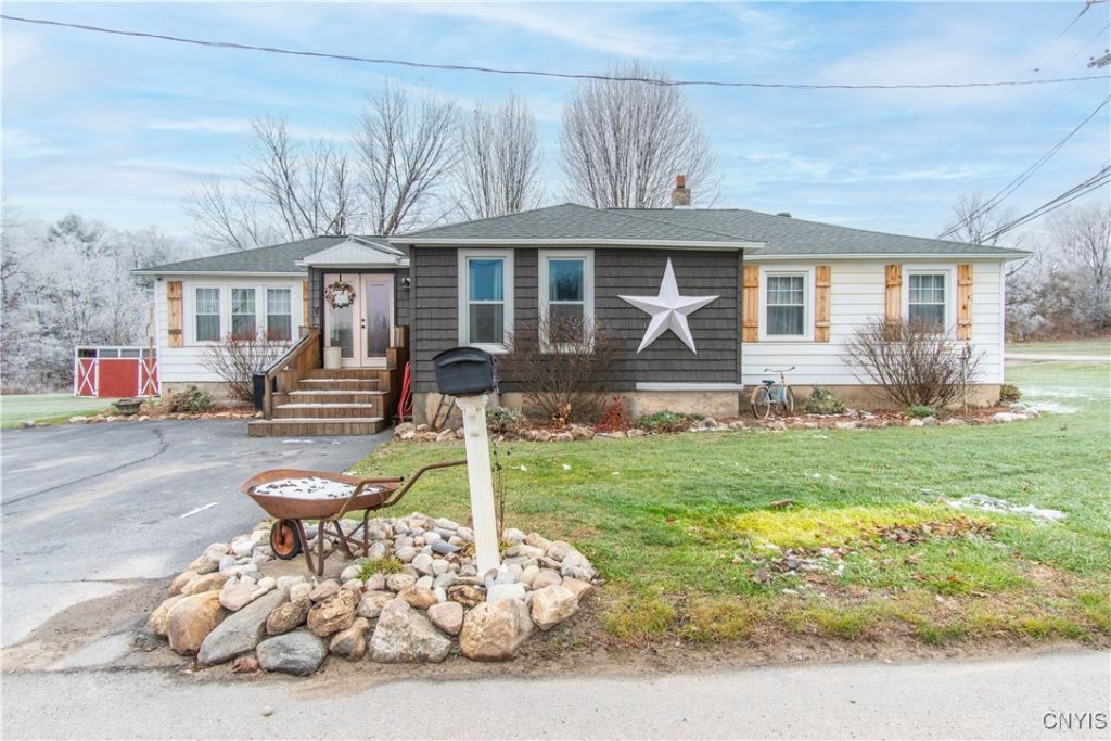 285 Clinton Street, Gouverneur, NY 13642 Main Photo