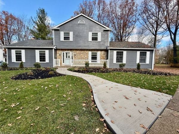 34 Chadbourne Drive, Hudson, OH 44236