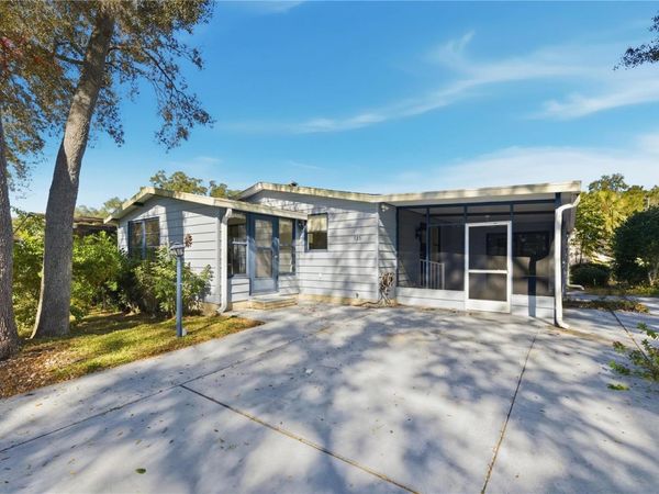 725 CAMELIA COURT, LADY LAKE, FL 32159