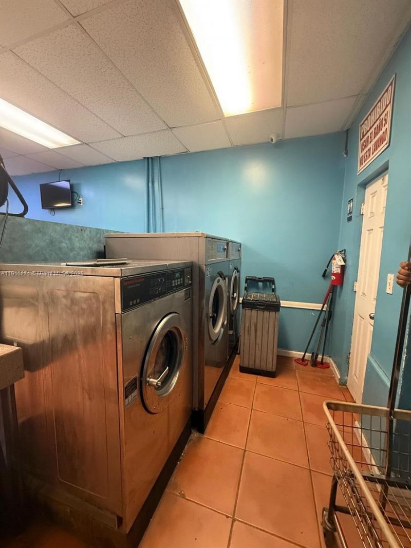 5222 W Flager Street, Miami, FL 33134 Photo