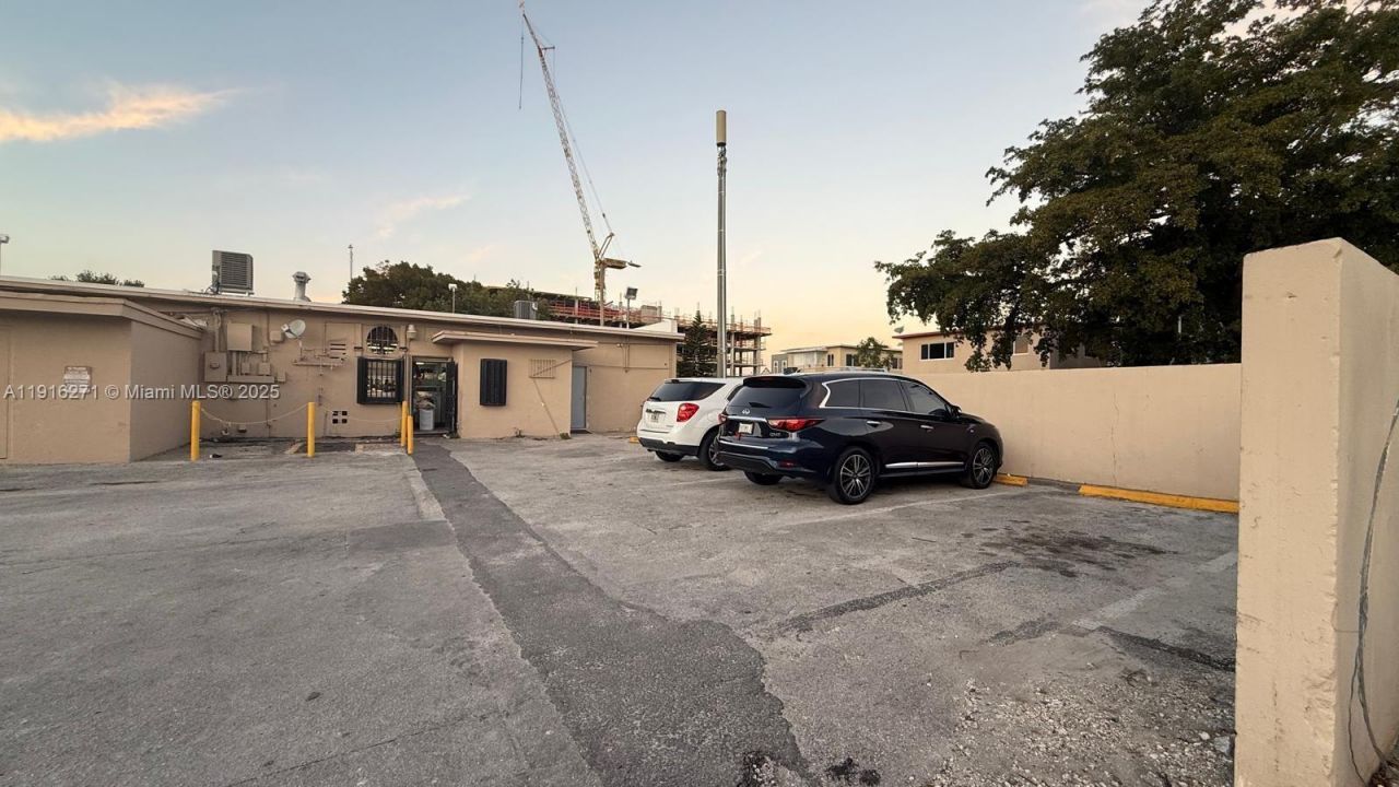 5222 W Flager Street, Miami, FL 33134 Photo