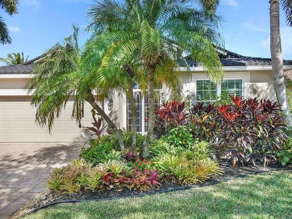 6848 SE Twin Oaks Cir, Stuart, FL 34997