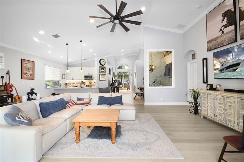 6848 SE Twin Oaks Cir, Stuart, FL 34997 Photo