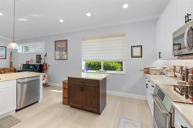 6848 SE Twin Oaks Cir, Stuart, FL 34997 Photo