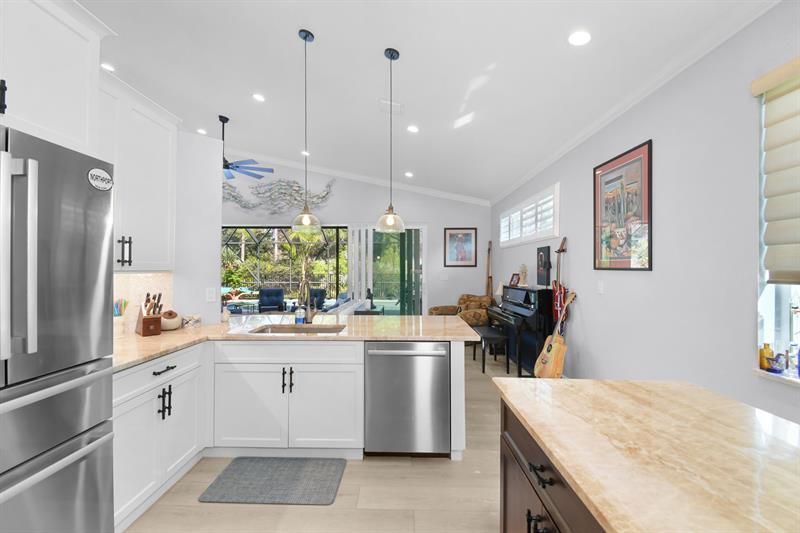 6848 SE Twin Oaks Cir, Stuart, FL 34997 Photo