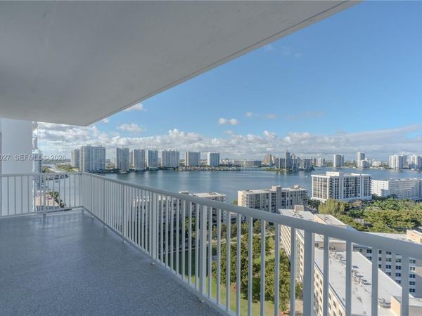 231 174th St, Unit 2202, Sunny Isles Beach, FL 33160