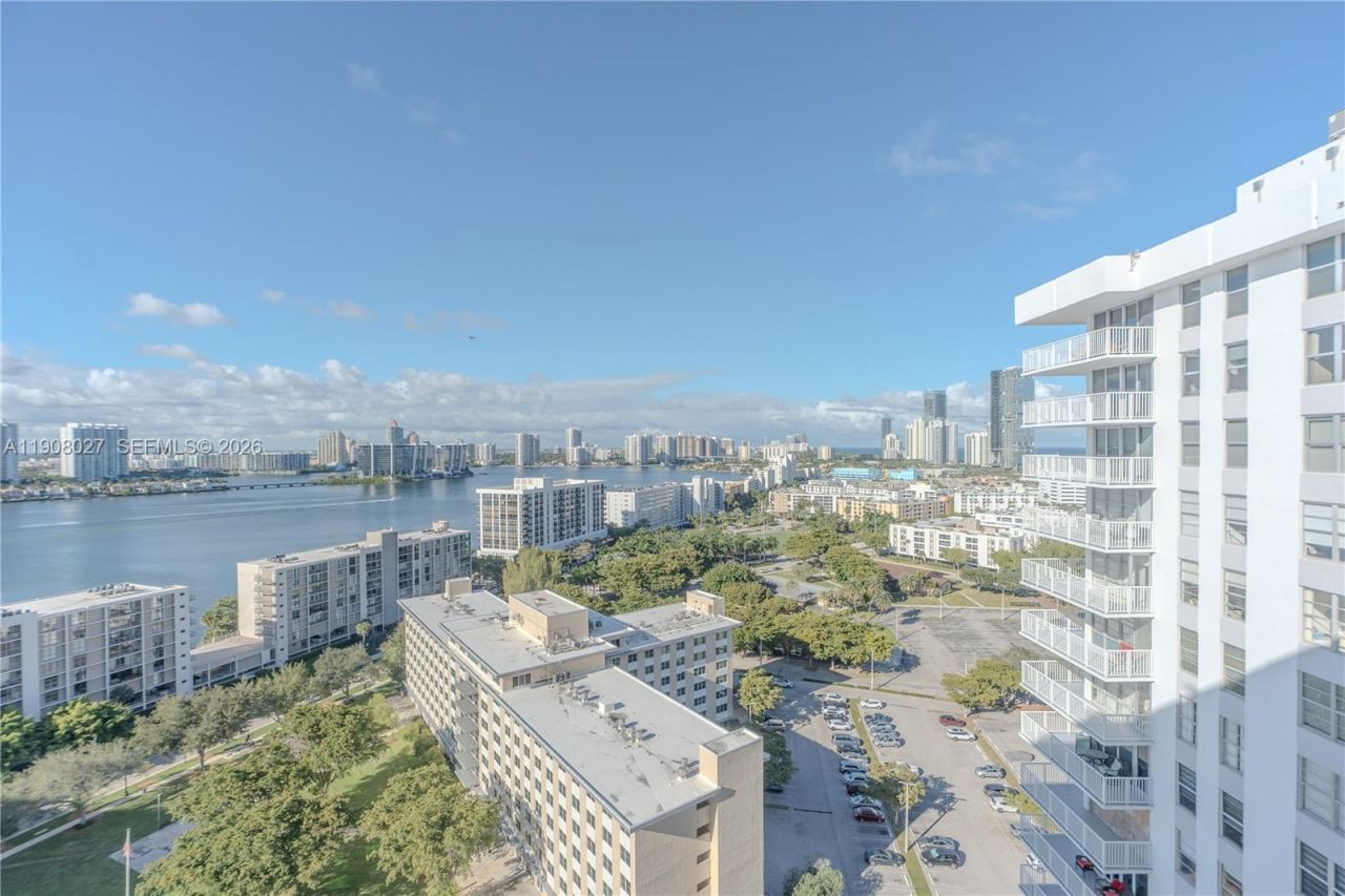 231 174th St, Unit 2202, Sunny Isles Beach, FL 33160 Photo