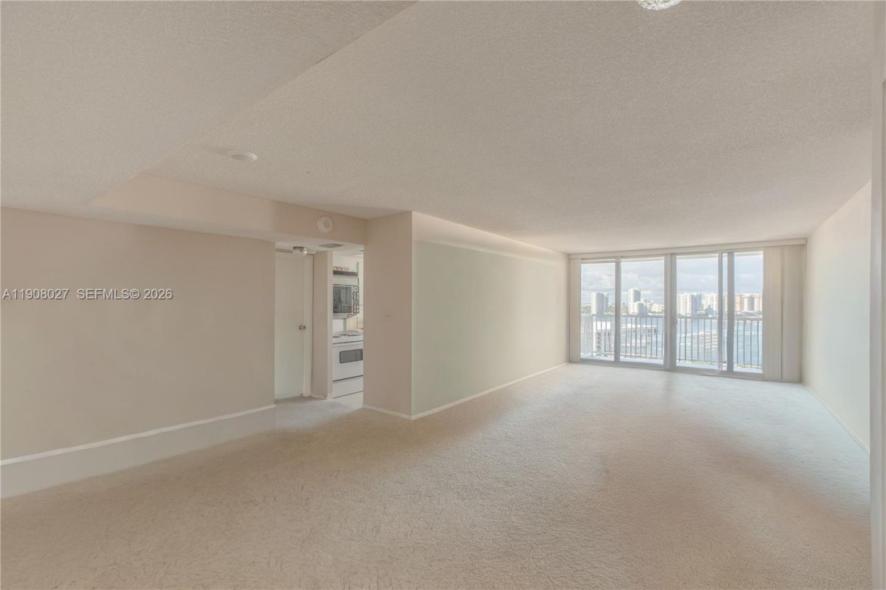 231 174th St, Unit 2202, Sunny Isles Beach, FL 33160 Photo