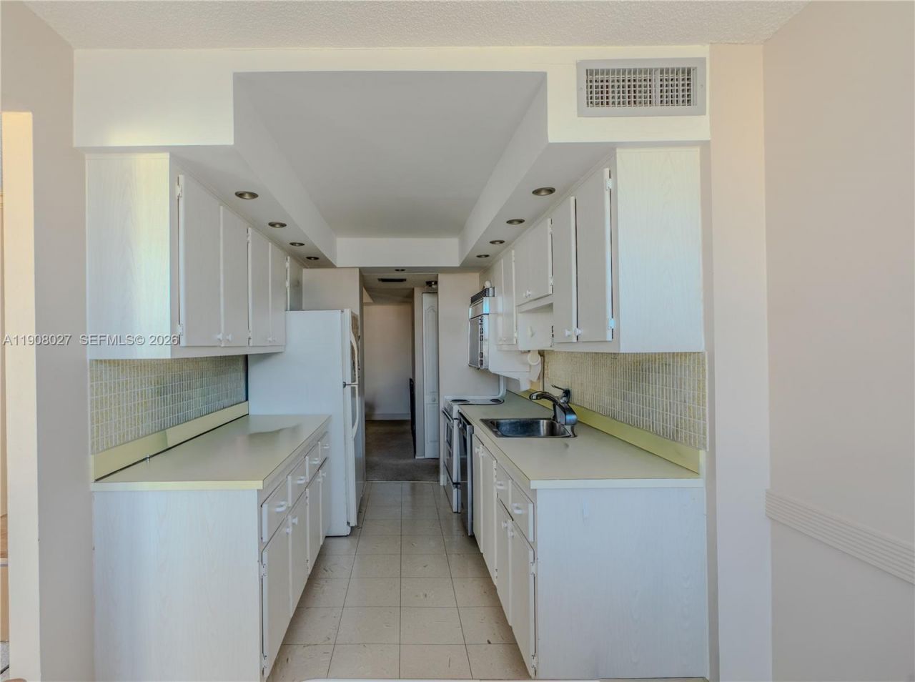 231 174th St, Unit 2202, Sunny Isles Beach, FL 33160 Photo