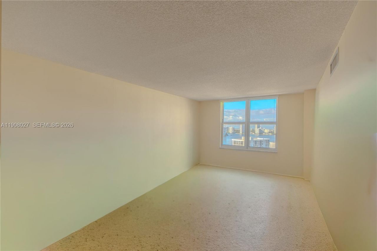 231 174th St, Unit 2202, Sunny Isles Beach, FL 33160 Photo