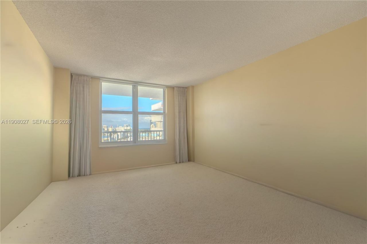 231 174th St, Unit 2202, Sunny Isles Beach, FL 33160 Photo