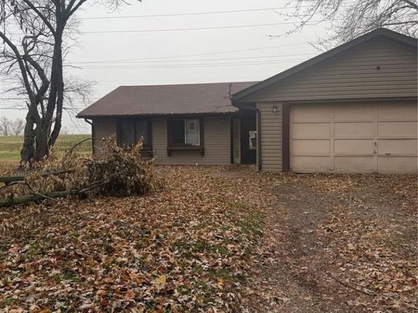 90 W Adams Drive, Cahokia, IL 62206