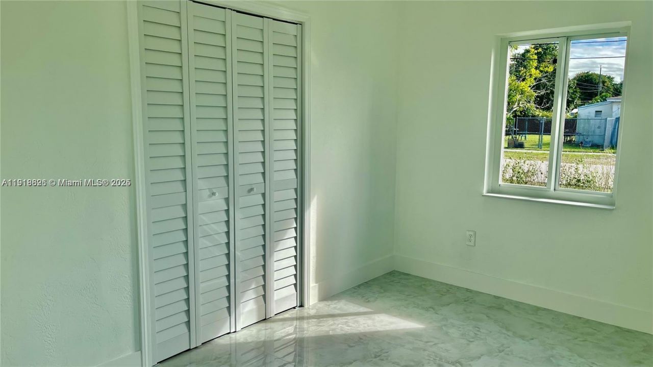 15901 NW 27th Pl, Miami Gardens, FL 33054 Photo